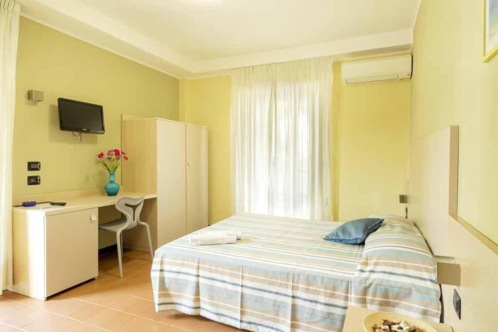 Hotel Blumen San Benedetto del Tronto Exteriör bild