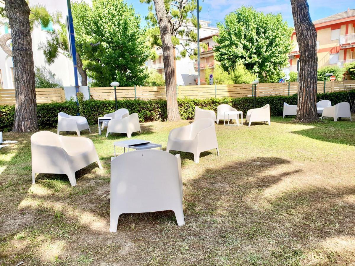 Hotel Blumen San Benedetto del Tronto Exteriör bild