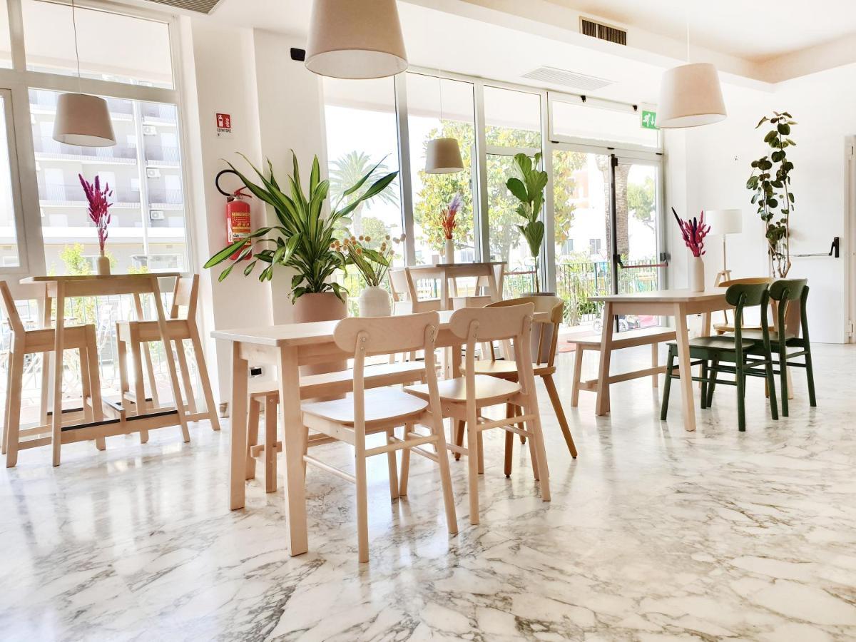 Hotel Blumen San Benedetto del Tronto Exteriör bild