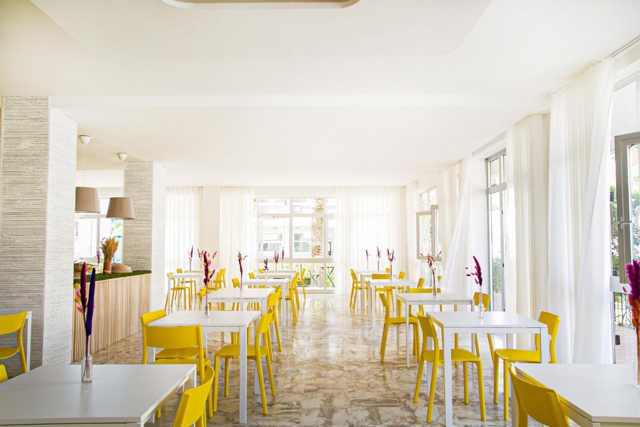 Hotel Blumen San Benedetto del Tronto Exteriör bild