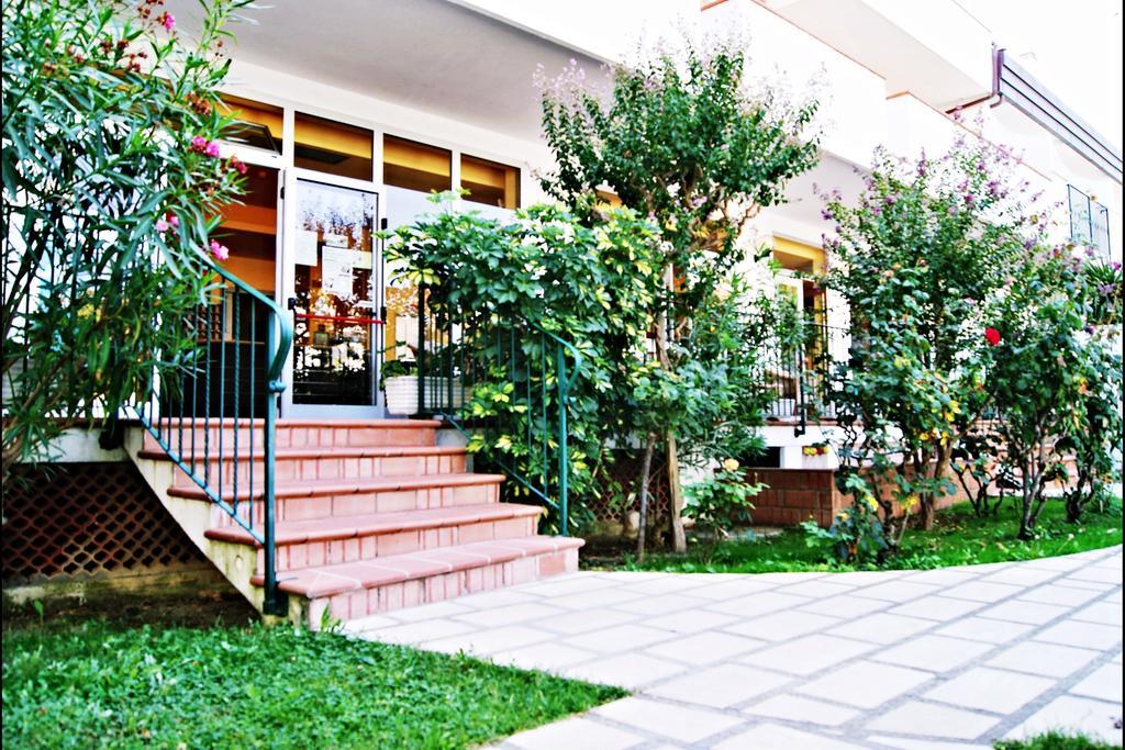 Hotel Blumen San Benedetto del Tronto Exteriör bild
