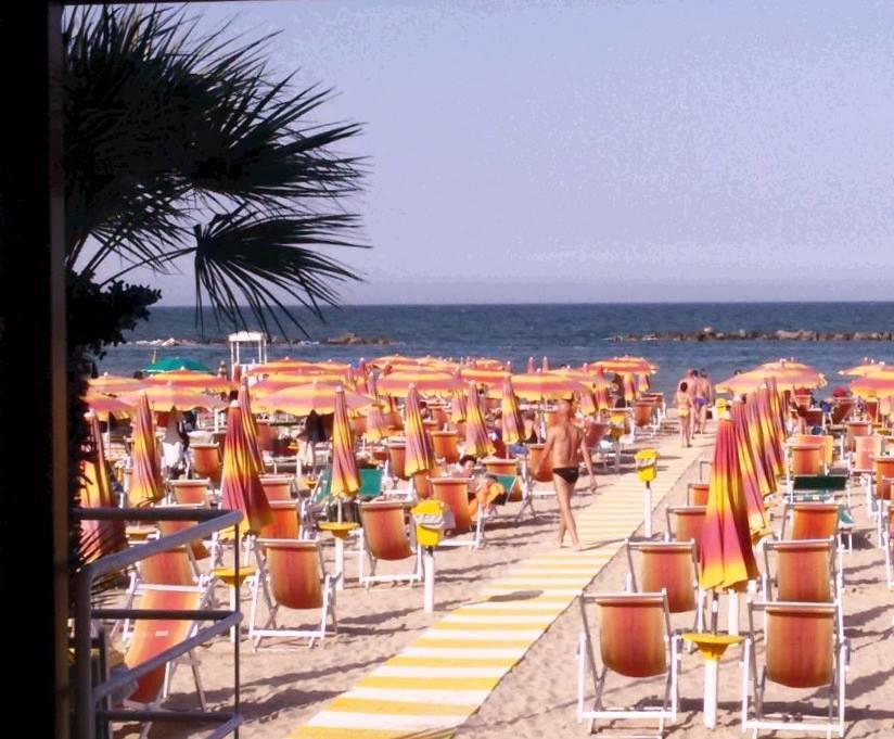 Hotel Blumen San Benedetto del Tronto Exteriör bild